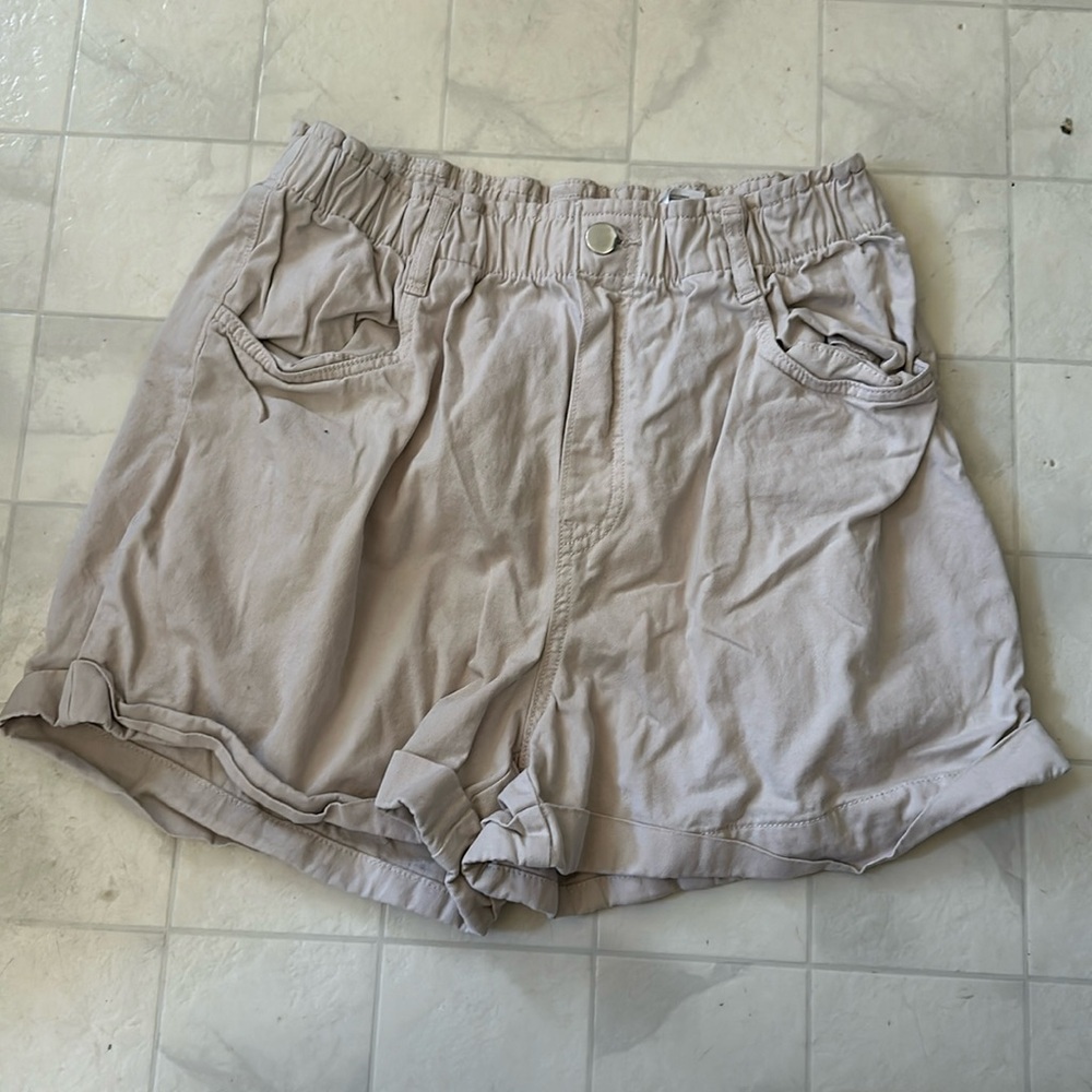 Khaki stretch shorts